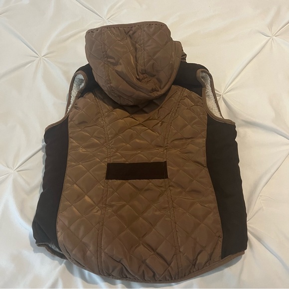 Ci Sono Women hooded Puffer Quilted Faux Sherpa Lining Vest Camel Cream Small - Picture 11 of 11